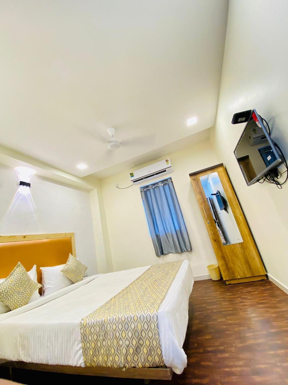 Hotel Alexa By Abc Ahmedabad Ngoại thất bức ảnh